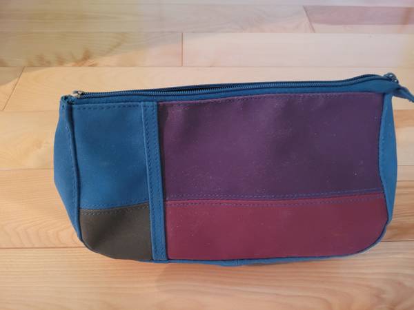 Estee Lauder Pencil Case / Cosmetic Bag 1