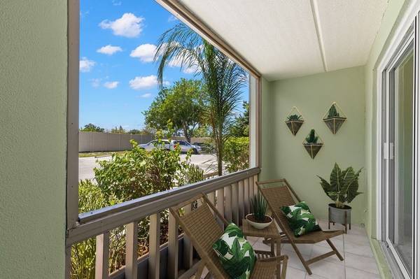 $1,399 / 1br - 675ft2 - ¡ALERTA... Gran reducción de precio de alquiler y ofertas especiales! (4055 MacEachen Blvd, Sarasota, FL)63791129707649124