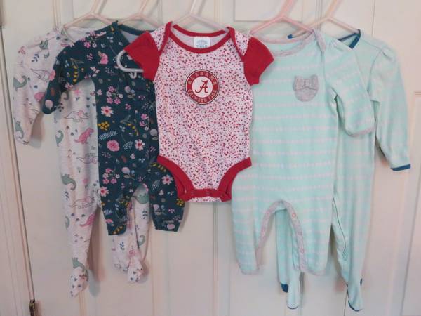 Four Infant -- Baby Girl Sleepers & a Onesie 1