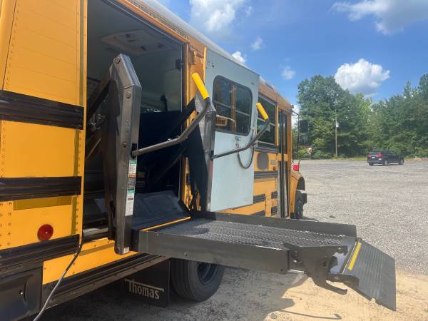 2002 International 7.3 Turbo Diesel Handicap Short Bus Runs GREAT ! - $5,700 (Hiram)63620986861571123