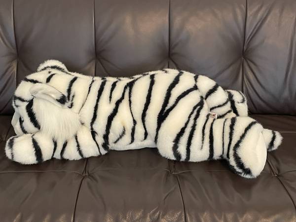 Large Stuffed Animals 1