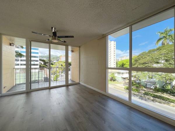 $2,652 / 2br - 778ft2 - Bring your furry friends, we are pet friendly! (Punahou and Young)63939788149763123