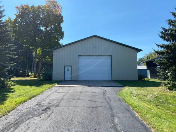 $250,000 Pole Barn on .4 Acres (across street from Mille Lacs Lake) (Garrison)64003959890818122