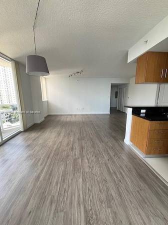 $4,000 / 3br - 1320ft2 - Looking for a Centrally Located 3bd? (23 Biscyane Bay- Edgewater)64001847449859124