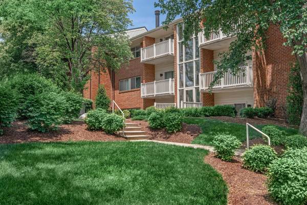 $1,891 / 1br - 781ft2 - Área de comedor, cocina totalmente eléctrica, preparada para cable (9705 Clocktower Ln, Columbia, MD)63694572428931120