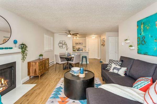 $2,552 / 3br - 1245ft2 - 2 Seasonal Swimming Pools, Onsite Dog Park, Community Game Room (Renton)63850755185921121