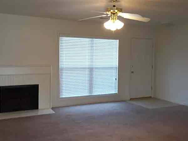 $1,000 / 3br - Recently updated 3 bed 2 bath home (Fresno, CA)63798509497729123