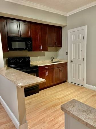 $2,100 / 1br - Roslindale - Private 1 bedroom Utility + wifi included (Heat excluded) (Roslindale)63996407374722122