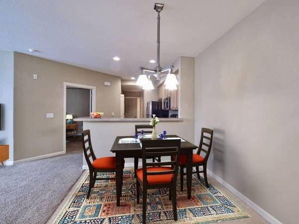 $1,995 / 2br - 1296ft2 - Pet Friendly, Gas Range, Fireplace63831466325761123