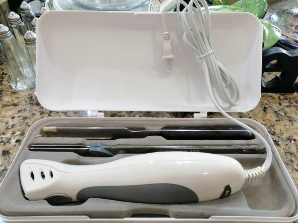 8 in. Stainless Steel Electric Knife with Carving Fork and Storage Cas 1