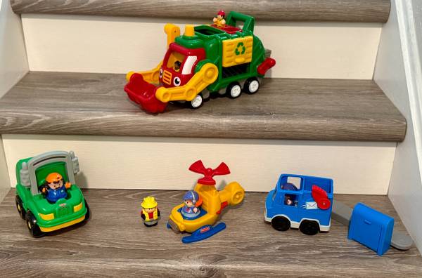 **Little People Toys** 1