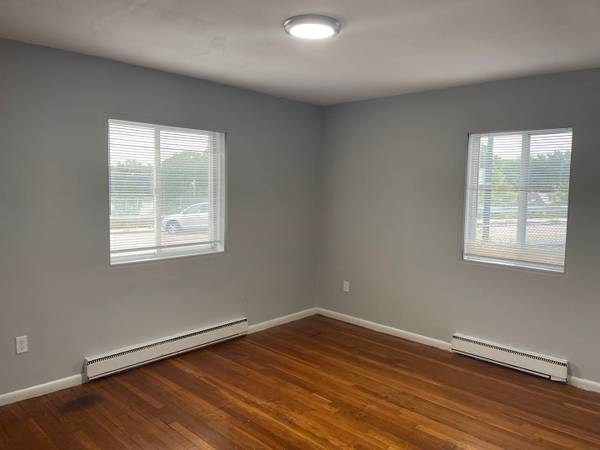 $2,550 / 2br - Hyde Park 2 Bed/1 Bath Apartment | Near River Street (Hyde Park)63810063132675120