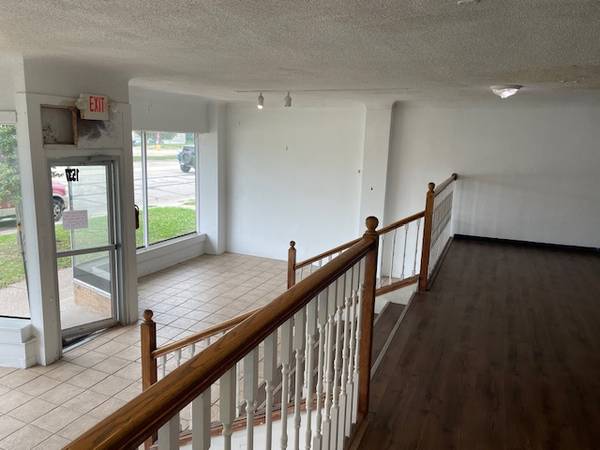 $2,000 / 3000ft2 - Espacio de oficina grande en alquiler (Cedar Rapids)63863672731521121