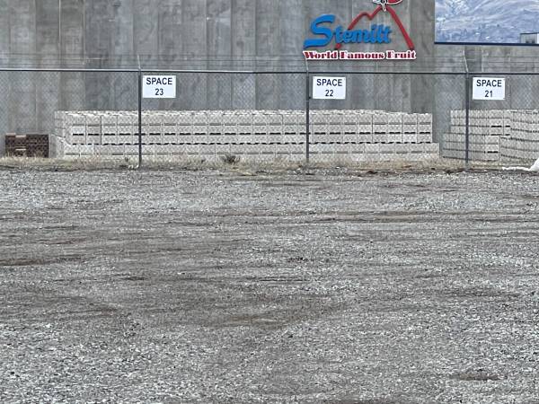 $75 1 parking spot available (Wenatchee)63851169905923121