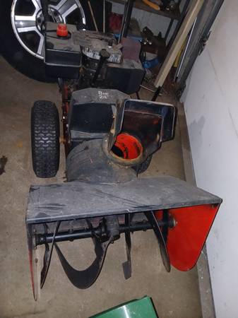 8HP snowblower 1