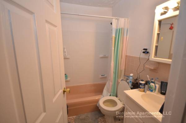 $2,800 / 2br - **NO FEE ** Mission Hill Renovated 2 bed with Heat HW included. (Mission Hill)63996690405890120