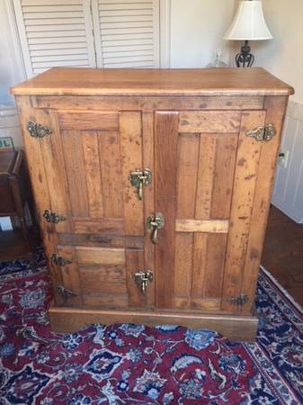 Oak Ice Box 1