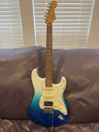 Fender Stratocaster Player Plus HSS 2021 1
