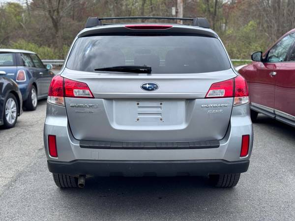 2011 Subaru Outback 2.5i Limited Wagon - $4,995 (B&G AUTO SALES, CHELMSFORD 978-855-8338)63615272807809124