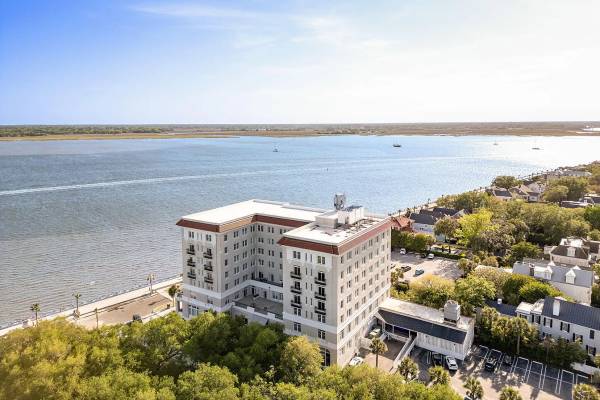 $125 / 1br - 577ft2 - Sur de Broad (Charleston)64016104592131120