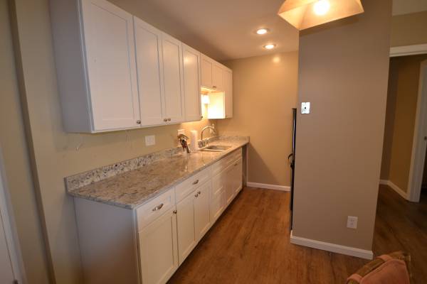 $1,295 / 1br - 600ft2 - R-27 Furnished 1BR Center City location (Bond Hill)63974472448003124