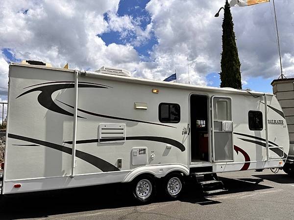 2010 Komfort Trailblazer LE 261 - $14950.0063623616258307122
