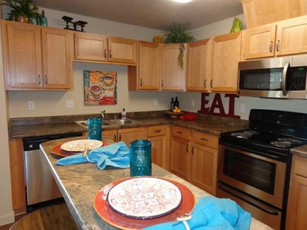 $1,758 / 2br - 1082ft2 - Oversized Walk In Closets, Clubhouse, Outdoor Firepit (7915 NE Burton Rd, Vancouver, WA)63842022543107121