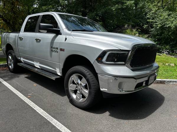 2016 Dodge Ram 1500 Crew Cab @ Big Horn@ 4x4@ twg pkg@ Estado impecable - $15,800 (Greenwich ct)63614136916481121