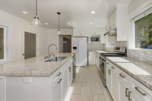 Spacious 4BR + Updated Kitchen, Private Yard, Garage – Dominican 1
