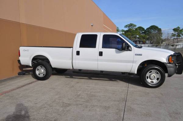 2005 Ford F350  Super Duty 4x4 Crew Cab LOW Actual miles- Gooseneck 1