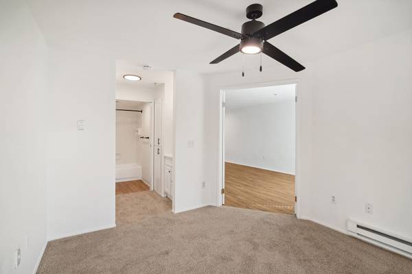 $1,750 / 1br - 650ft2 - Special Offer! 6 Weeks Free Rent & 3 Months Free Parking! (600 7th Ave, Seattle, WA)63910063517826122