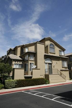 $4,450 / 3br - 1564ft2 - Welcome to Crest at Del Mar! Gorgeous end unit in premium location awa (San Diego, carmel valley, sorrento la jolla del mar)64037218273155122