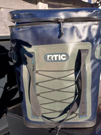 FS/FT: RTIC Backpack YETI Style Cooler. 1