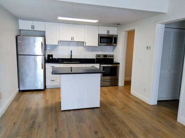 $1,300 / 1br - Move in Today & Cash In! 6 Weeks Free rent on One Bedroom! (2600 Clearlake Road)63846409640707120