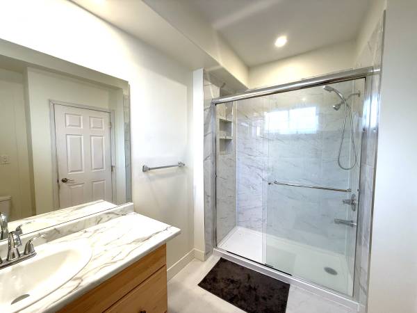 Spacious 1-Bedroom Furnished Suite for Rent – Davis Bay | From Oct 15 3