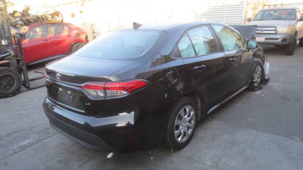 Parting out another 2025 Toyota Corolla LE  AA1667 1