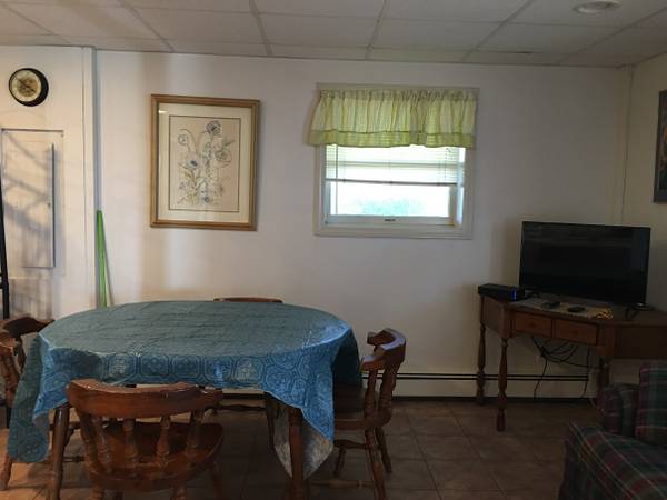 $1,800 / 3br - 1000ft2 - Waterfront Salisbury Beach first Floor (Salisbury Beach)63699196691715123