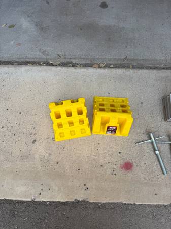 RV Stuff- Chocks, stabilizer, leveling blocks, Genturi System 1