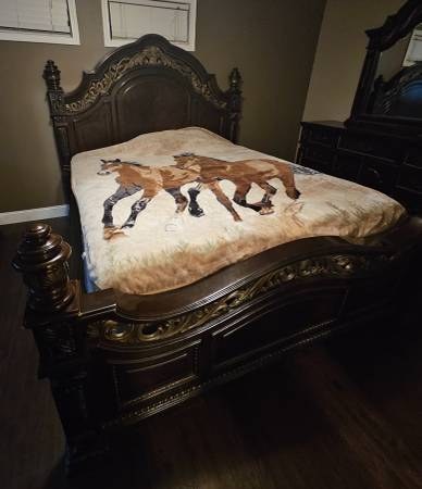 CALI KING BEDROOM SET 1