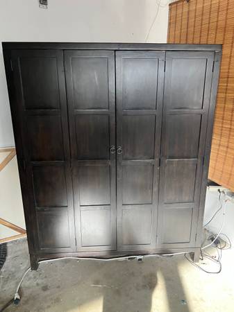 Free large armoire dark brown 1