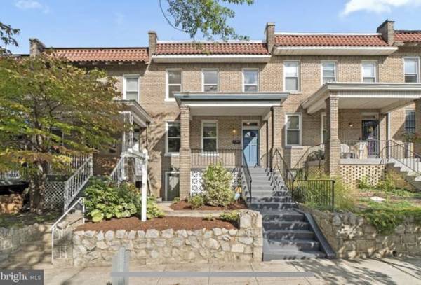 1 to 5 MONTH WINTER SUBLET: Huge house with large sunny BR! 1