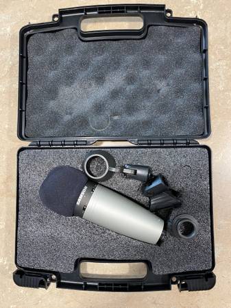 Samson Microphone w/Phantom Power Supply 1