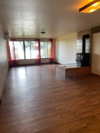 $1,750 / 1br - 1200ft2 - Spacious Apartment on South Whidbey Island (Clinton)63910195232899122