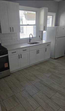 3 Br $2,295/MO Newark, Nj 1
