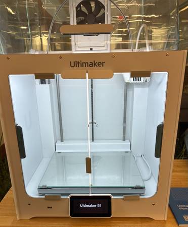 Ultimaker S5 pro bundle 3D printer $800 OBO 1