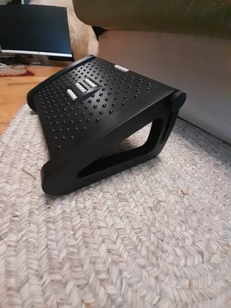 Adjustable foot rest 1