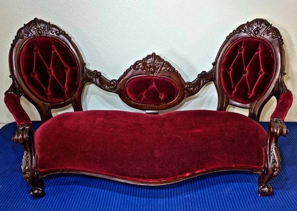 CUTE Child Size Mahogany Settee Couch SO ORNATE! Great display piece! 1