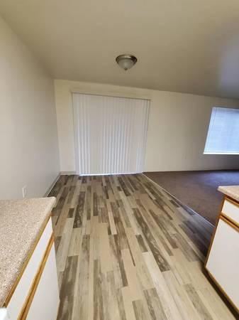 $1,595 / 2br - 950ft2 - $500 MOVE YOU IN - FREE MONTH OF RENT - Pet Friendly - W/D In-Unit63914855305602124