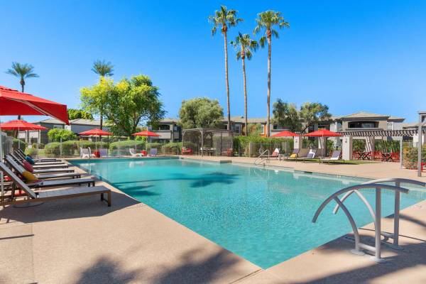 $1,384 / 1br - 742ft2 - Estaciones para asar al aire libre, Piso estilo tablón*, Estación de reparación de bicicletas (Chandler)64024996001281120