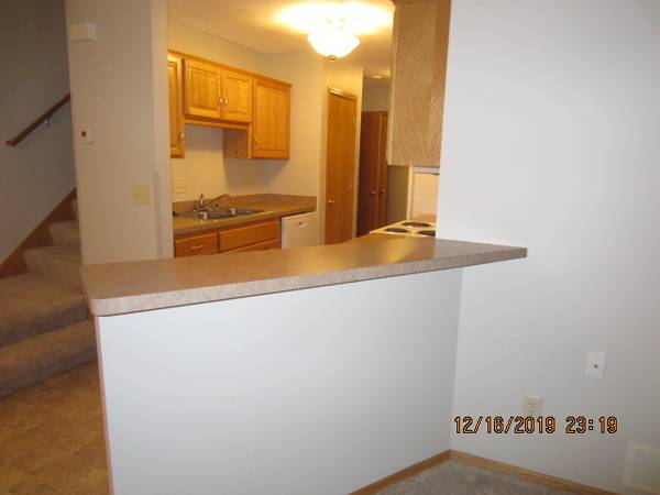 $1,950 / 3br - 1400ft2 - Beautifully Maintained 3 Bedroom, 3 Bath Town Home, Great Location (Ramsey)63868816083843123